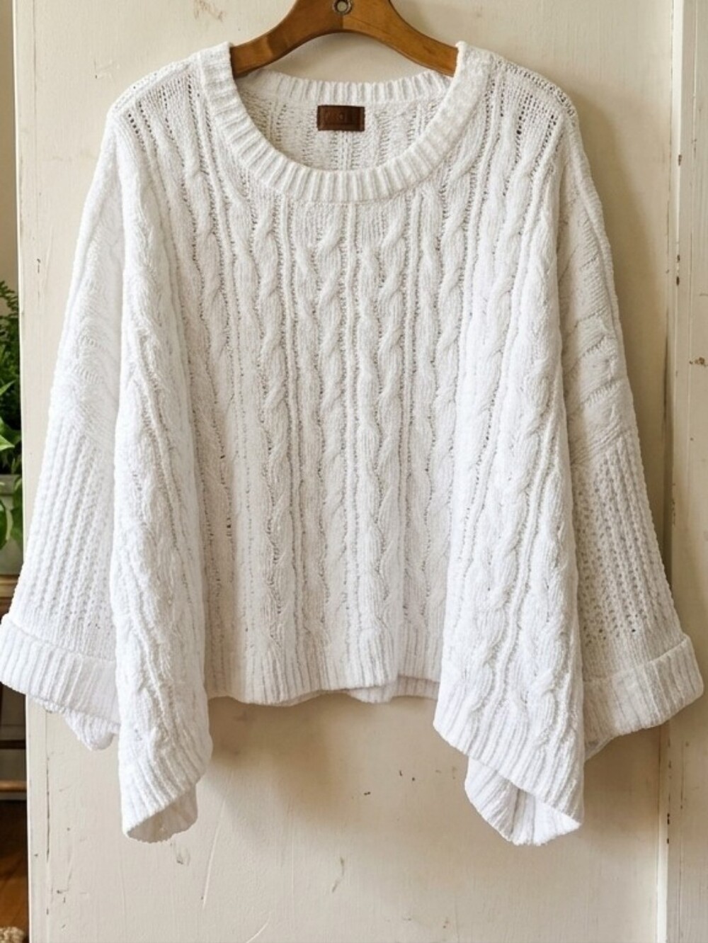 POL Chunky Cropped White Cable Knit Sweater Cuffed Sleeves Sz Lg OvS